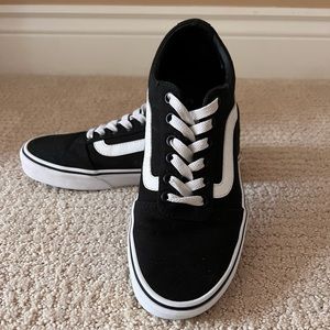 Van Women’s Old Skool Canvas Shoe Size 7.5